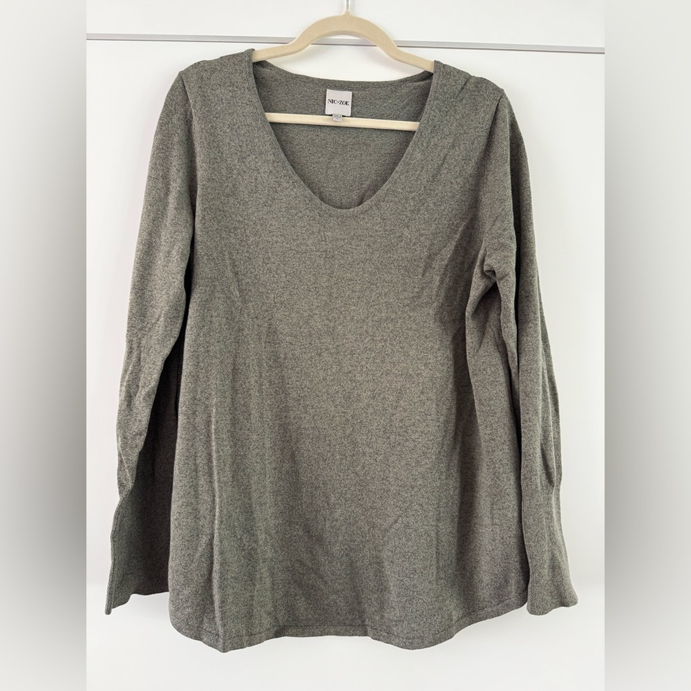 NIC+ZOE heathered olive long sleeve top. Size Large. 🫒